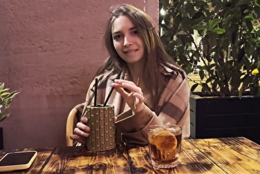 Betrunken beim ersten Date - nun, es ist einfacher, ein betrunkenes Mädchen zu ficken