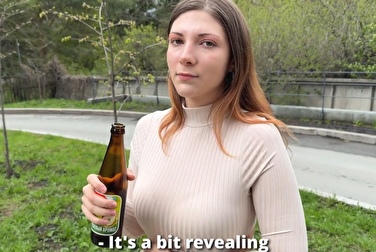 Sie nahm einen Drink und sagte: 