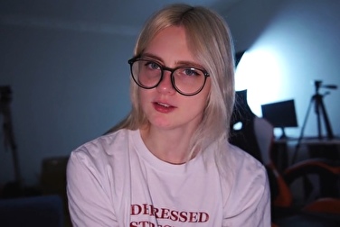 Sie sind in meiner Freundschaftszone, das ist peinlich. Lass mich dich ein bisschen blasen