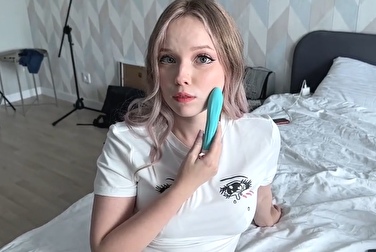 Es ist ein Wichsvibrator, mit dem Sie nicht Ihr Gesicht, sondern Ihren G-Punkt massieren!