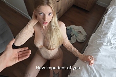 Könnten Sie das tun? Sie hat gerade ihre hübschen Beine gespreizt und ein neues iPhone bekommen