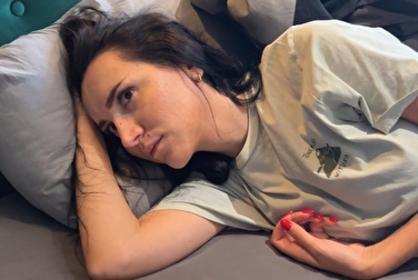 Ich schlafe und ein Penis wird in mich eingeführt - soll ich meinen Mann um Hilfe rufen oder ist das in Ordnung?