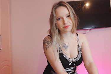 Sie wird Ihnen einen Blowjob geben, sie wird das Haus aufräumen - und sie wird Ihnen eine Gesichtsbehandlung geben 😏