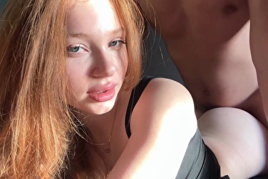 Es ist mir peinlich, ich habe ihr gerade meinen Schwanz in den Mund gesteckt und sie ist aufgewacht