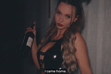 Sie war betrunken und verlangte einen Creampie, also gab ich ihr einen freundlichen Abspritzer 😌