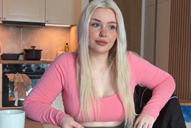 Wer hätte gedacht, dass meine Schwester so eine heiße Frau ist – ich habe ihr sofort den Ball zugeworfen
